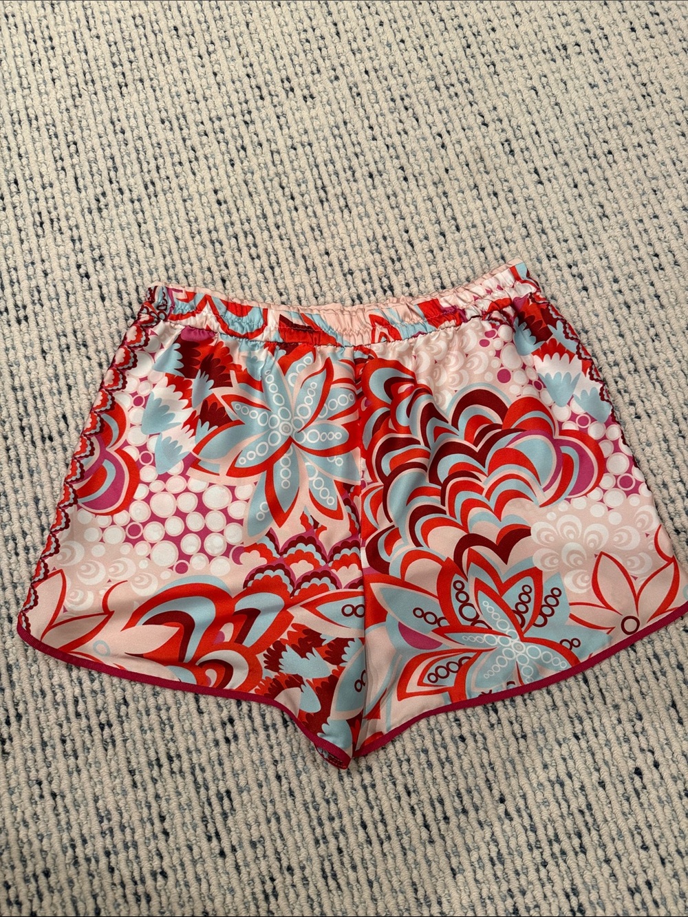 Zara Print Satin Shorts in Red, Pink & Light Blue. Size m - Picture 3 of 3